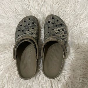 Men’s crocs